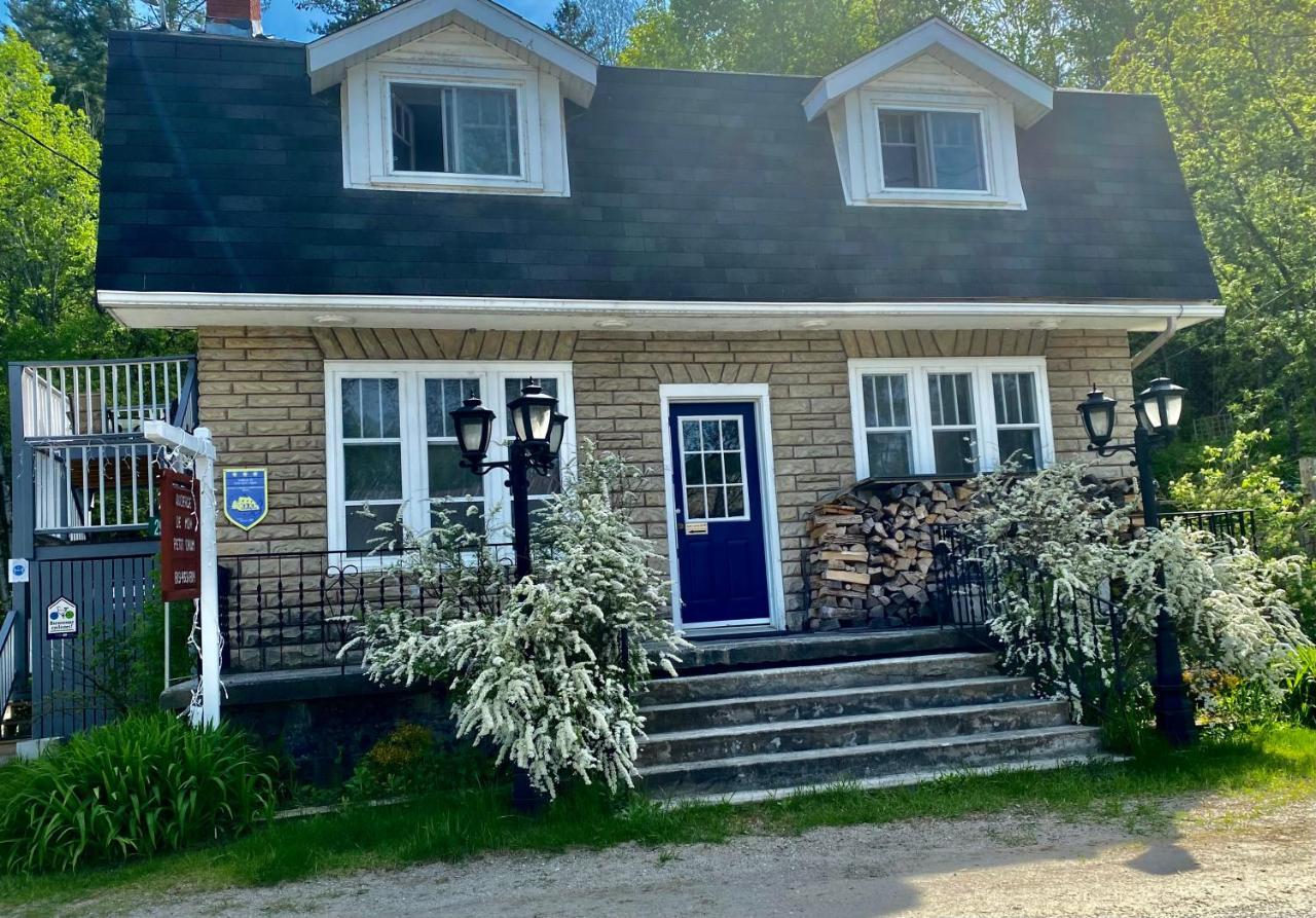 Auberge De Mon Petit Chum B&B เวคฟีลด์ ภายนอก รูปภาพ