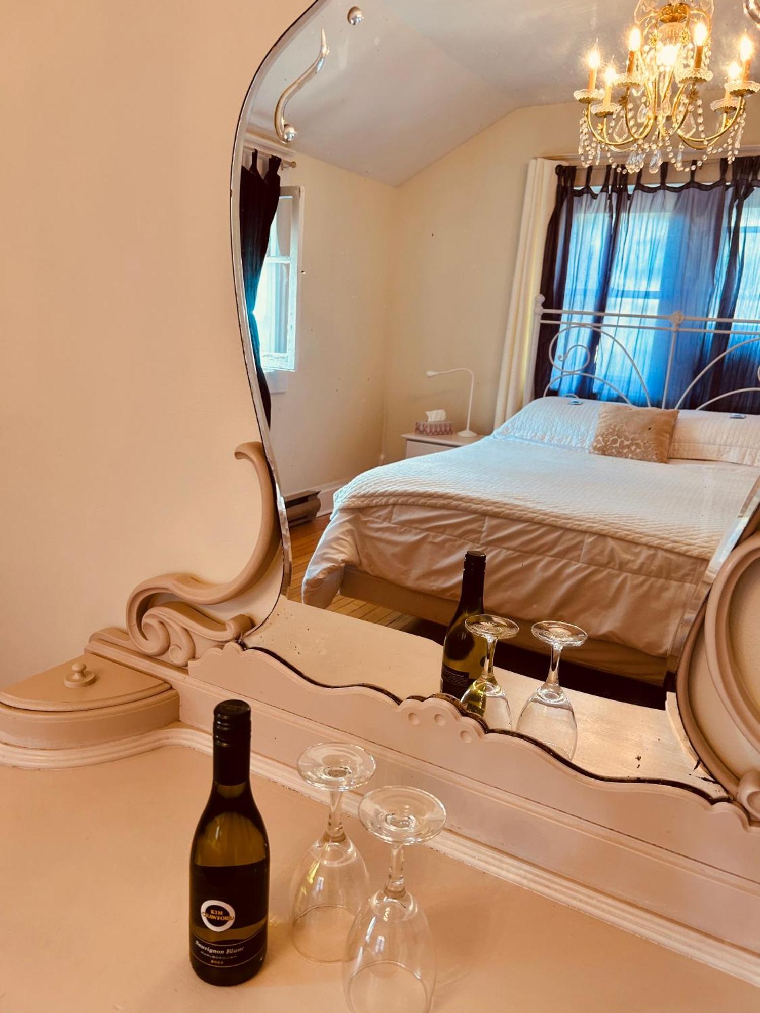 Auberge De Mon Petit Chum B&B เวคฟีลด์ ภายนอก รูปภาพ